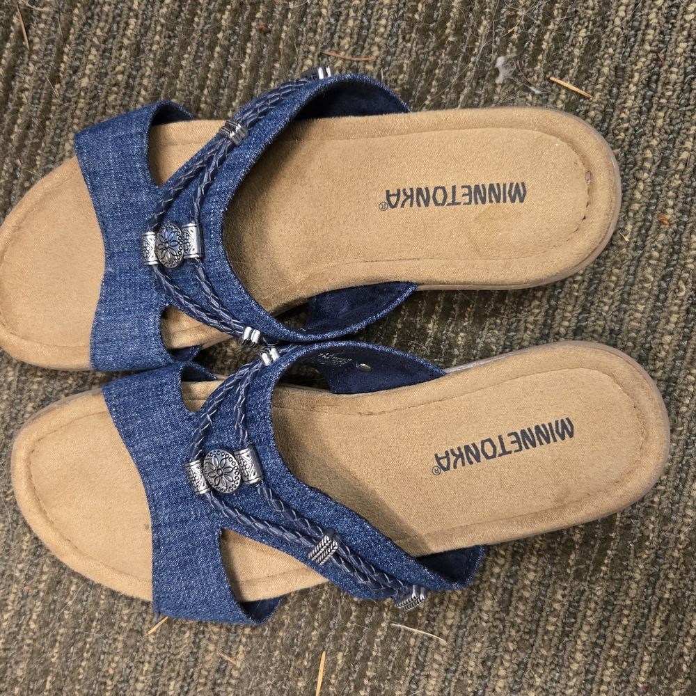 Minnetonka Women's Blue Sandals